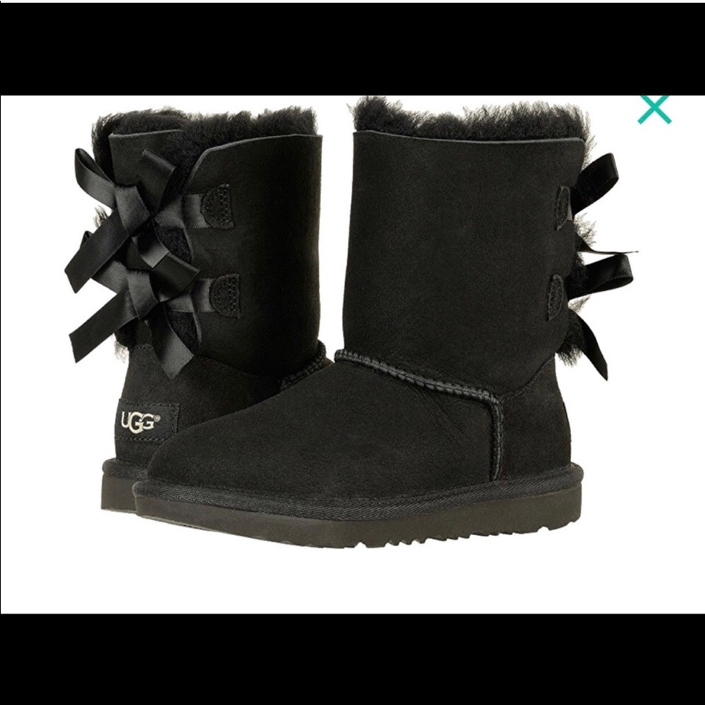 Black Bailey bow uggs
